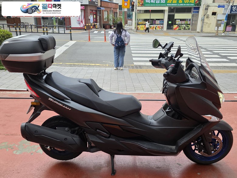 스즈끼 버그만 400 2025년식 버그만 400