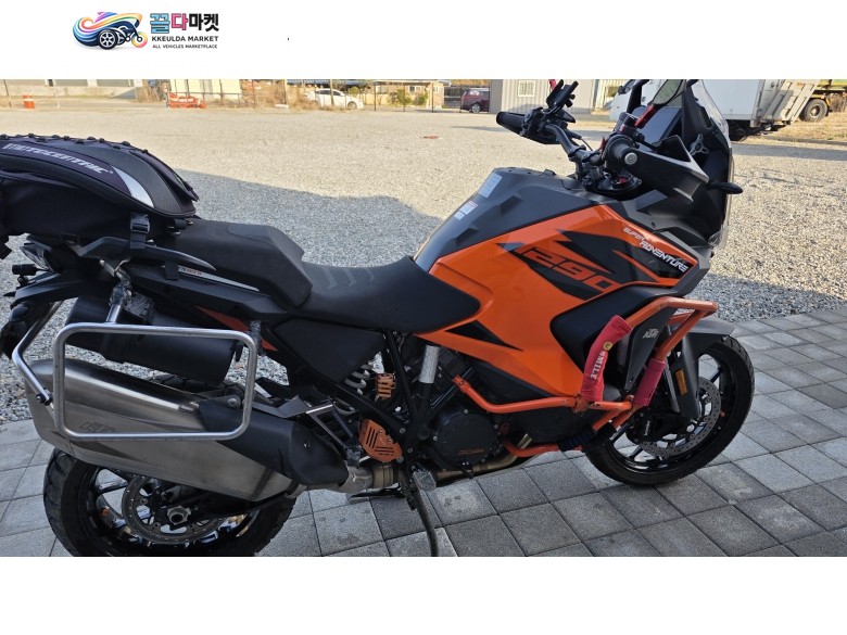 KTM 1290 슈퍼 어드벤쳐 S 2023년식 KTM 슈퍼어드벤처 S 판매합니다.