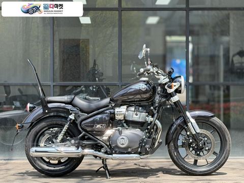 로얄엔필드 슈퍼 메테오 650 2025년식 로얄엔필드 슈퍼메테오650 2025년 416km 신차급 판매 합니다.