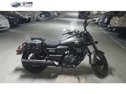 UM 모터사이클 레니게이드 코만도 125 2025년식 입문용레니게이드 125판매