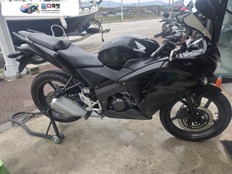 혼다 CBR 125 R 2013년식 125