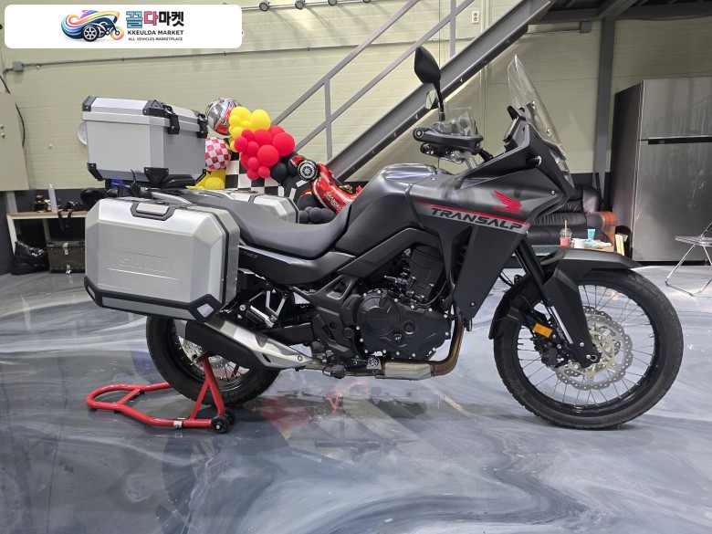 혼다 XL 750 트랜스알프 2024년식 24년식 7월 출고 2,900KM XL750 판매합니다.