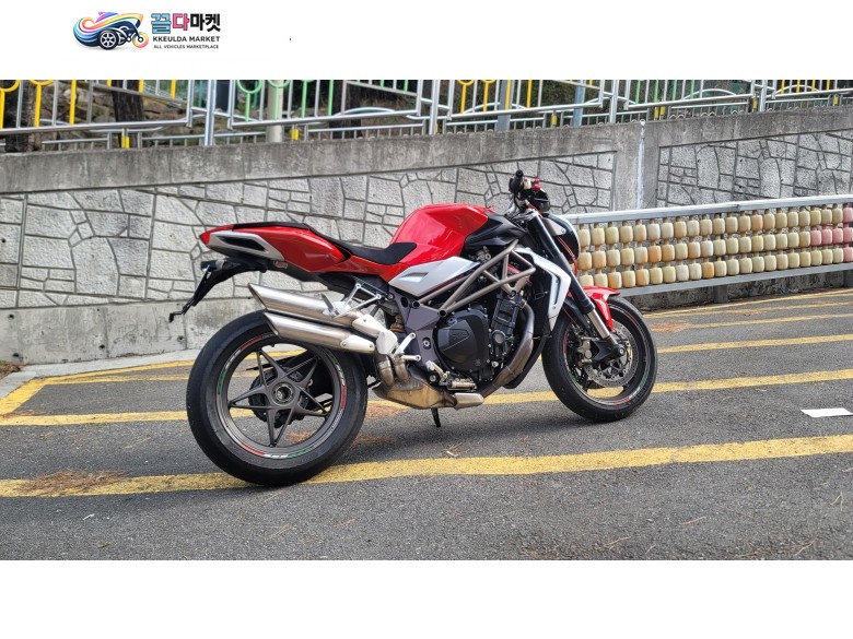 MV-아구스타 브루탈레 990 R 2010년식 아구스타  브루탈레990  분양합니다