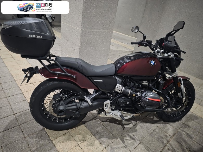 BMW R 12 2024년식 BMW R12 2024년식 아크라포빅머플러 짧은 키로수 팝니다.