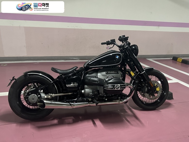 BMW R 18 2021년식 R18 바버 팝니다.