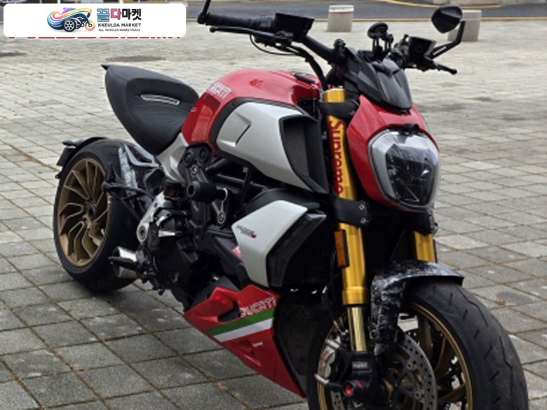 두카티 디아벨 1260 S 2020년식 두카티 디아벨1260s 판매합니다.