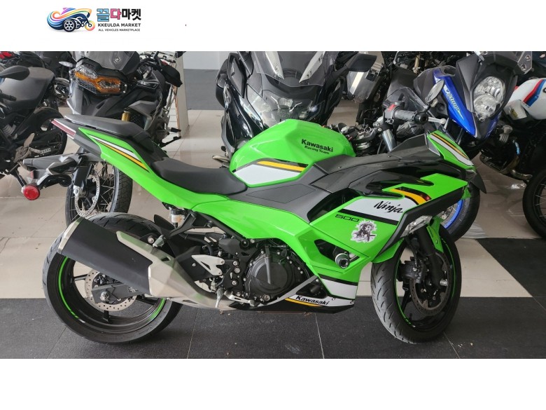 가와사키 닌자 500 R 2025년식 가와사키 닌자500r~~2025년식~새삥~블락 슬라이더까지~~완벽~