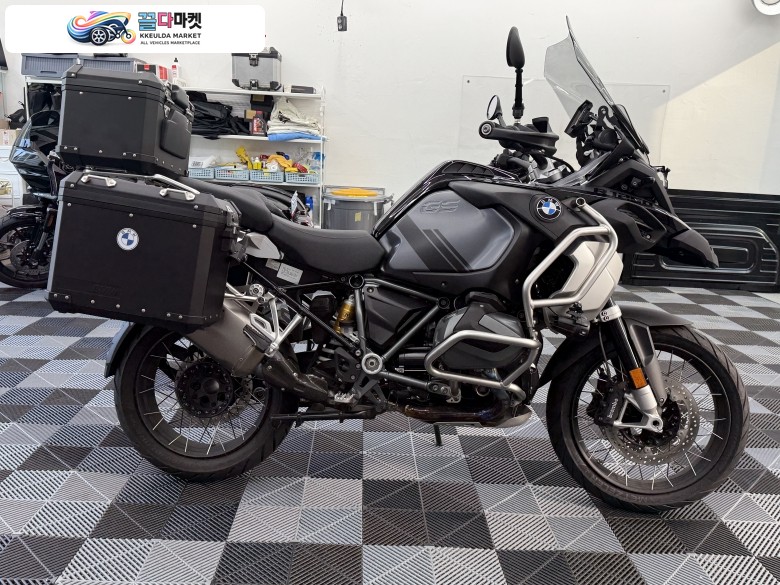 BMW R 1250 GS 어드벤처 2024년식 24년식 R1250GSA  트리플븍랙 판매합니다.