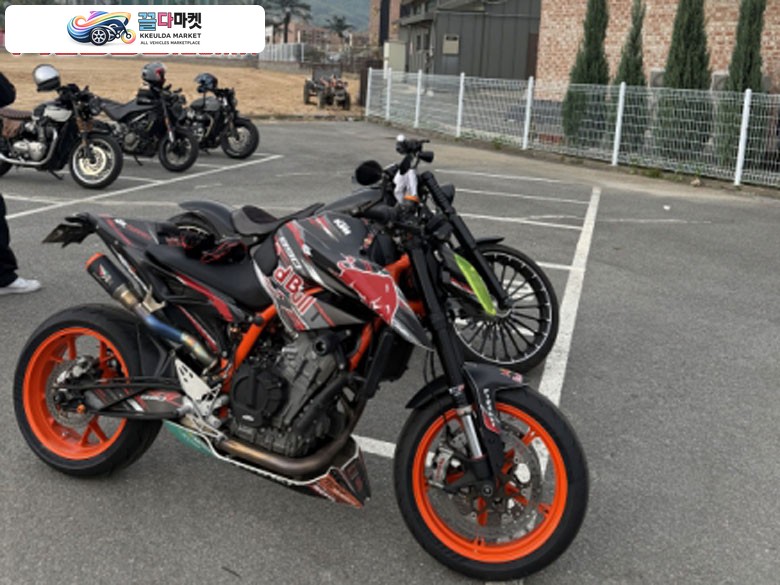 KTM 890 듀크 R 2021년식 21년식 ktm듀크 890r 오스틴 쌍발(구변0)튜닝, 컨디션 최고상태 팝니다~(금액인하)