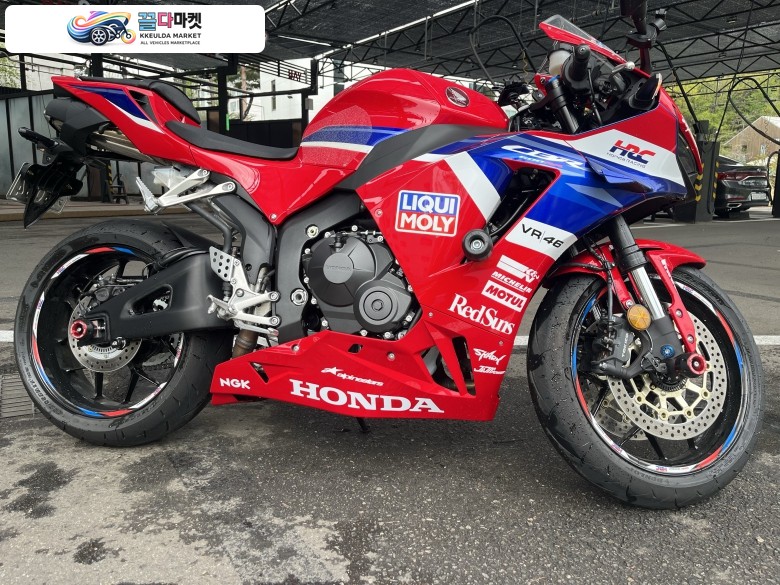 혼다 CBR 600 RR 2025년식 CBR 600RR / 서울 양천 (2천키로)