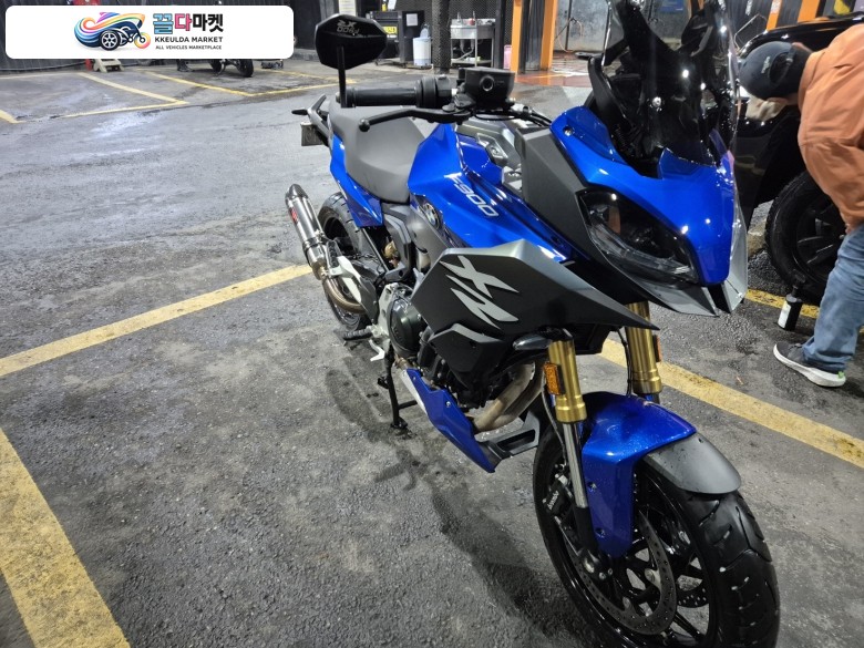 BMW F 900 XR 2023년식 23년식 BMW F900XR 5,000km 900만원 (블랙위도우 정품머플러 구변 X) 보증기간 8월까지