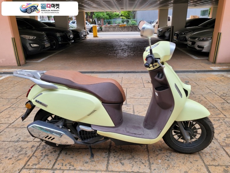 KR/S&T/효성 욜로 125 2023년식 효성 KR 모터스 욜로 125CC 스쿠터 팝니다. 44KM   인젝션 ABS