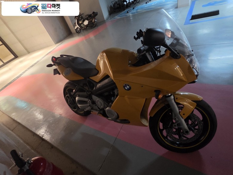 BMW F 800 S 2007년식 BMW F800S 년식에 비해 운행이 적고 관리잘됌