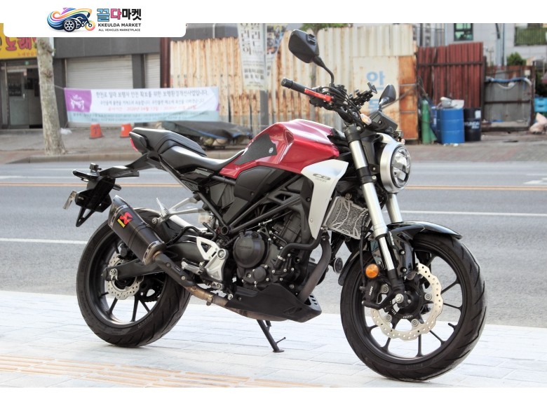 혼다 CB 300 R 2018년식 중고바이크매입 전문 / 혼다 CB300R 아크라 구변 2채널블박 특A급 컨디션 / 대차 환영 / 무이자 카드 할부