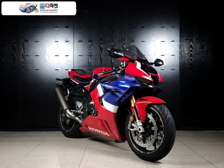 혼다 CBR 1000 RR-R 파이어블레이드 SP 2021년식 [혼다] CBR1000RR-R 파이어블레이드 SP 트리플알 스페셜 - 순정 아크라포빅 배기 탑재 - 무사고 관리잘된 깔끔한 중고 매물 -  정직한 매입과 최고가 대차를 도와드립니다