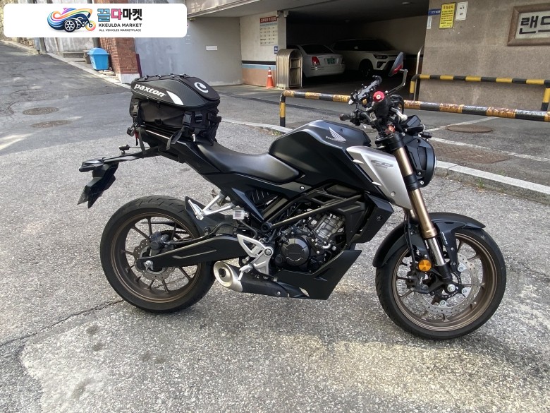 혼다 CB 125 R 2022년식 CB 125R / 22년식 / 8000KM / 사용검사 완료