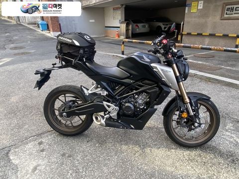 혼다 CB 125 R 2022년식 CB 125R / 22년식 / 8000KM / 사용검사 완료