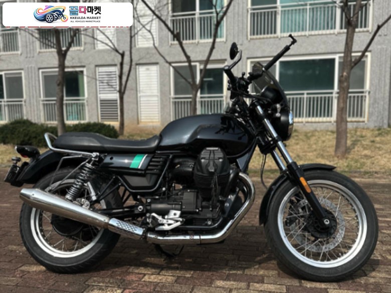 모토구찌 V7 Ⅲ 스페셜 2018년식 클래식-모토구찌 V7 III Special 구변완료 판매합니다.