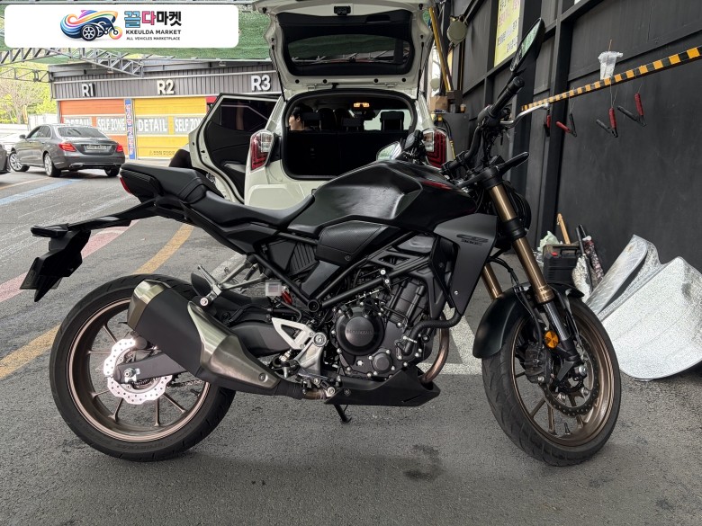 혼다 CB 300 R 2024년식 cb300r 24년식 11월출고 4000km 소폭상승