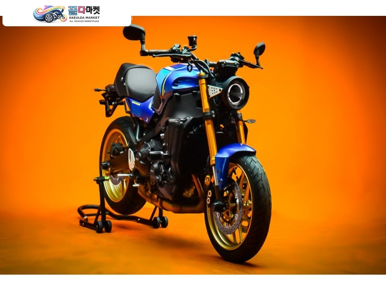 야마하 XSR 900 2023년식 깔끔한 신차급 , 필수 옵션 구성 차량 입니다.