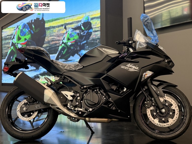 가와사키 닌자 500 R 2026년식 가와사키 닌자500 2026년식 신차차량입니다