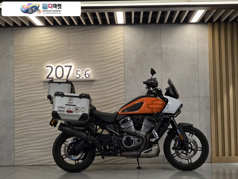 할리데이비슨 팬 아메리카 1250 스페셜 2021년식 21년식 할리 팬아메리카 스페셜 반스머플러 판매나 대차합니다.