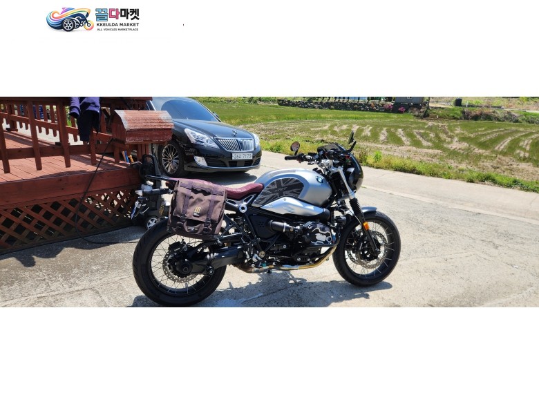 BMW R 나인 T 스크램블러 2023년식 옵션719모델 입니다.