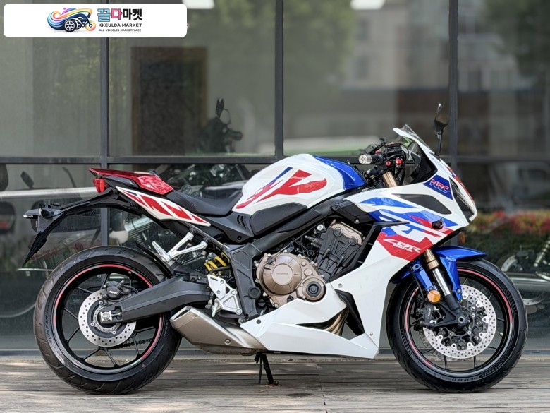 혼다 CBR 650 R ABS 2019년식 혼다 CBR650R ABS 2019년식 짧은 키로수 판매 합니다.