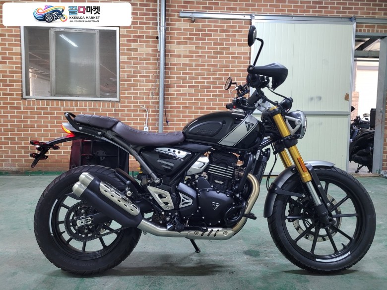 트라이엄프 스크램블러 400 X 2026년식 트라이엄프 스크램블러 400X 26년 1300km 1인신조 신차급컨디션