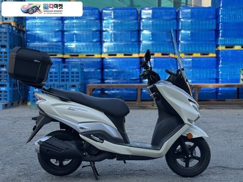 스즈끼 버그만 스트리트 125 EX 2026년식 스즈키 버그만 스트리트 EX 125 / 276km / 샤드탑박스 / 롱스크린 / 신차급