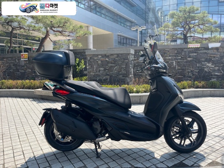 피아지오 비버리 400 S 2022년식 피아지오 비버리 400팝니다.