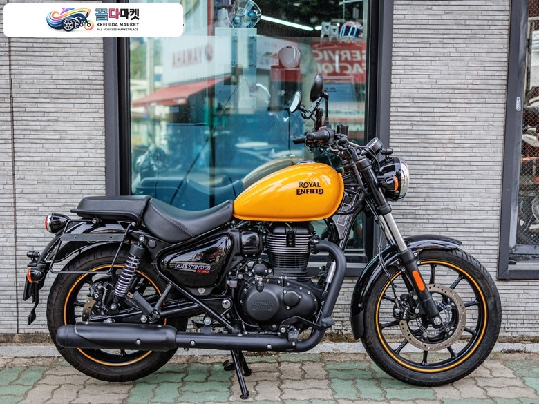 로얄엔필드 메테오 350 2023년식 2023년 메테오350 옐로우 12,000Km 주행 경남 창원