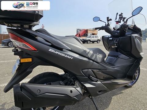 스즈끼 버그만 400 2023년식 버그만400 블랙 23년식 주행거리 12,500 중검단가능
