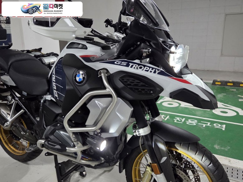 BMW R 1250 GS 어드벤처 2023년식 2023 BMW R1250GSA 트로피 모델 판매합니다.