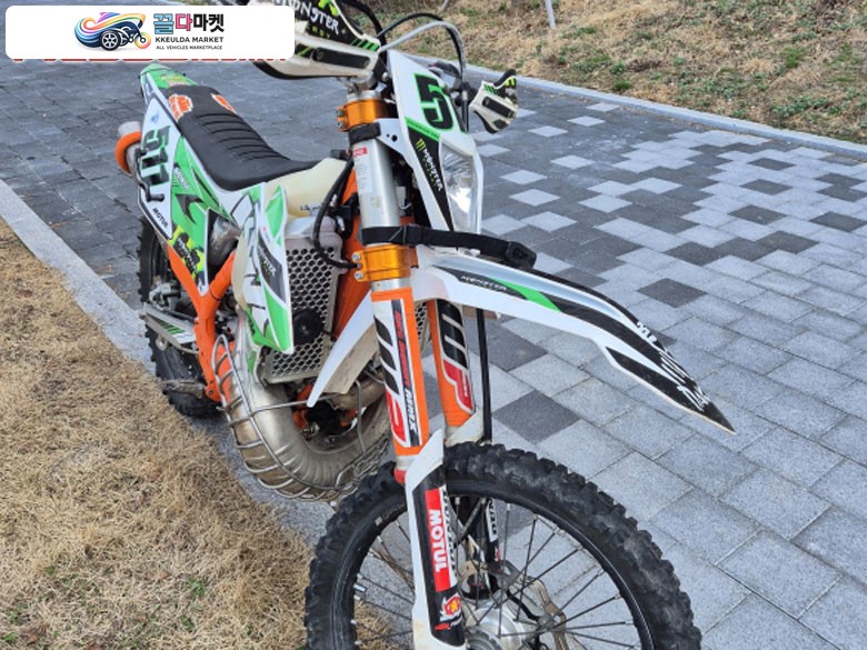KTM 250 EXC 식스데이 2022년식 Ktm250 2t 식스데이 팝니다