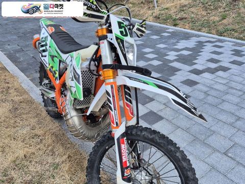 KTM 250 EXC 식스데이 2022년식 Ktm250 2t 식스데이 팝니다