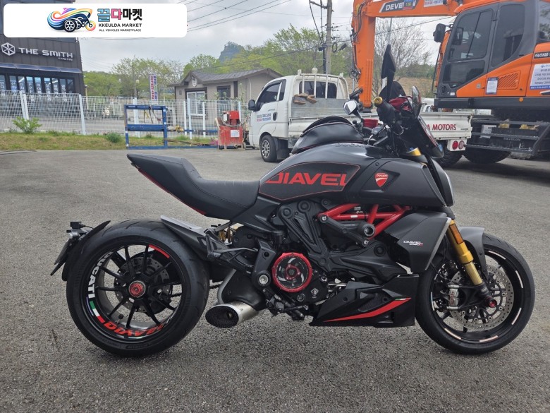 두카티 디아벨 1260 S 2020년식 두카티 디아벨 1260S 판매 합니다.