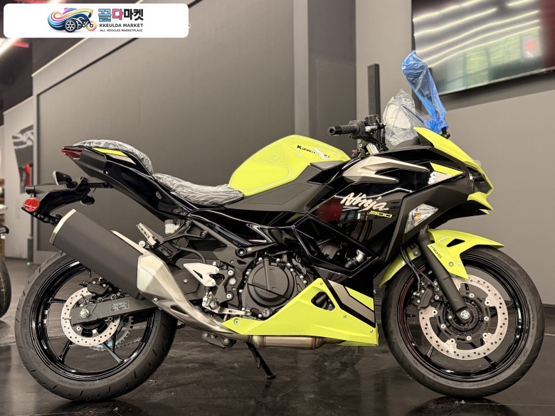 가와사키 닌자 500 R 2026년식 가와사키 닌자500 2026년식 신차차량입니다