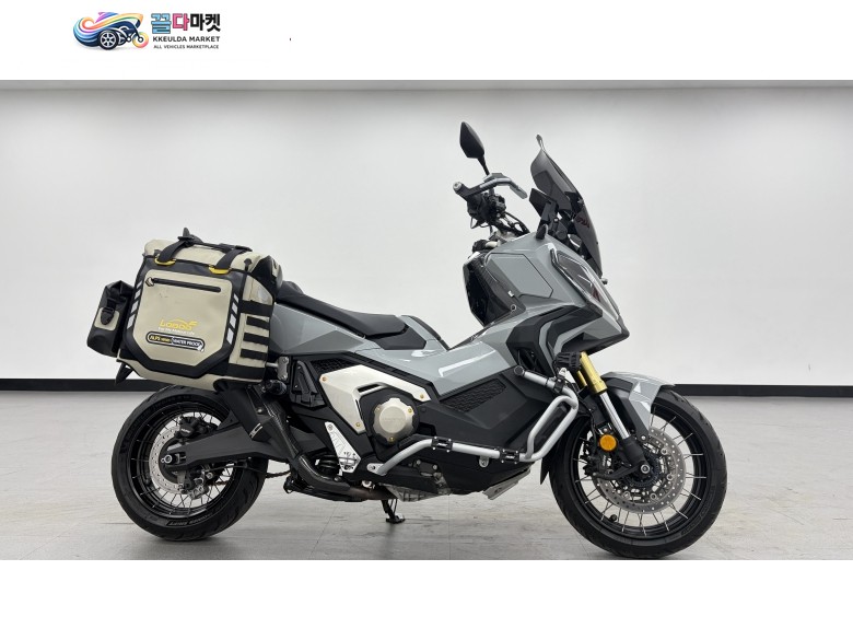 혼다 X ADV 2023년식 [ 매버릭바이크 ] / 아크라포빅 머플러 장착된, 풀옵션 혼다 X-ADV 750 판매합니다.