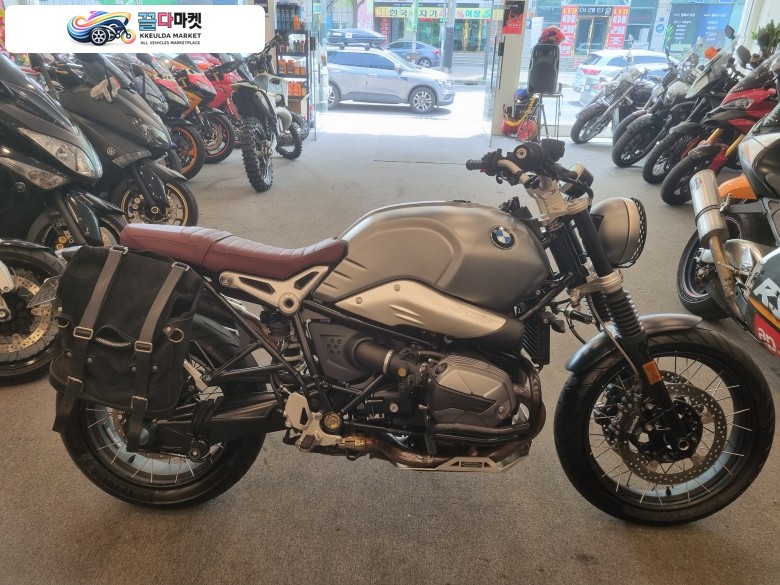 BMW R 나인 T 스크램블러 2023년식 클래식 듀얼바이크
