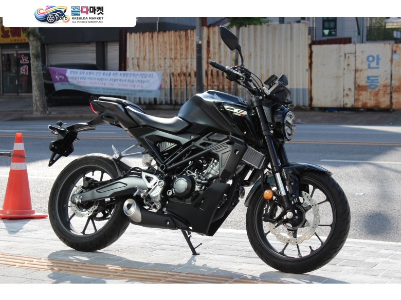 혼다 CB 125 R 2025년식 중고바이크매입 전문 / 혼다 CB125R 500km 신차급 최상급 안드로이드오토 장착 / 대차 환영 / 무이자 카드 할부