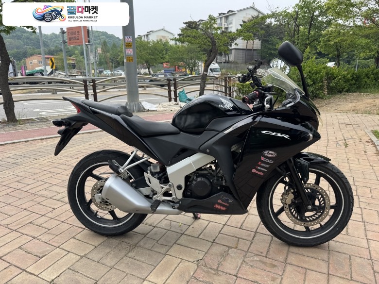 혼다 CBR 125 R 2016년식 cbr125 16년 무슬립무사고 짧은 적산거리 A급 컨디션 팝니다