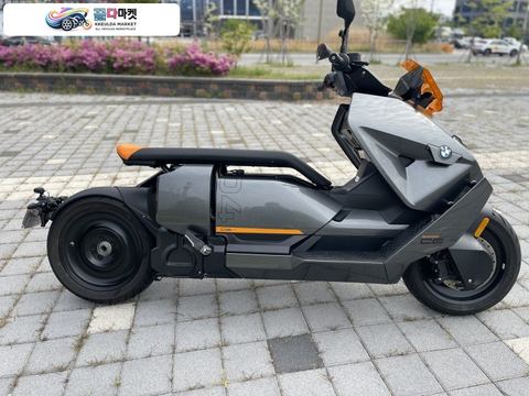 BMW CE 04 2023년식 BMW CE04 2023년식 신차급차량 판매합니다.