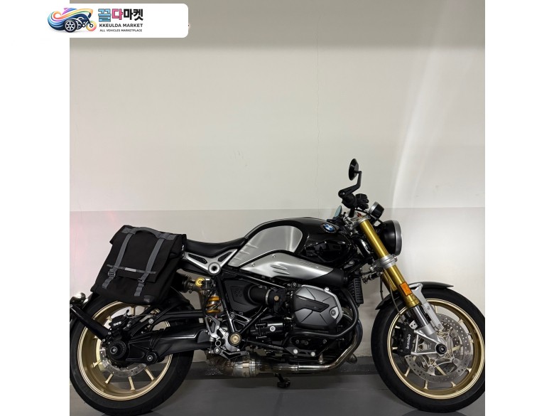 BMW R 나인 T 2021년식 21년식 BMW 알나인티노말, R NINE T , R9T 아크라,올린즈,게일스피드단조휠,리조마 등등 옵션다수 신차급차량 판매합니다.