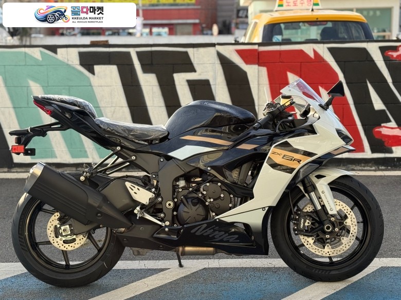 가와사키 ZX 6 R 636 2026년식 모토몰 - 전국최대 종합바이크 쇼핑몰 / 2026년식 닌자 ZX-6R 636 ABS 화이트칼라 즉시출고 제1금융권 저금리 현금할부 /