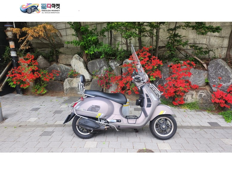 베스파 GTS 300 슈퍼테크 2024년식 GTS300`슈퍼테크