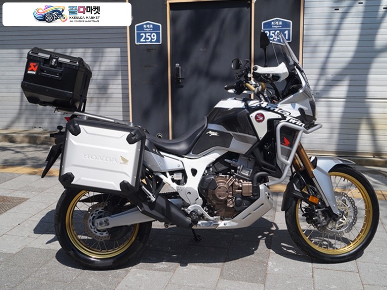 혼다 아프리카 트윈 CRF 1000 L 어드벤쳐 스포츠 2019년식 [복지모터스]  아프리카트윈 CRF 1000L 어드벤쳐 스포츠 DCT / 주행거리 6557km  / 옵션 / 대차 카드가능