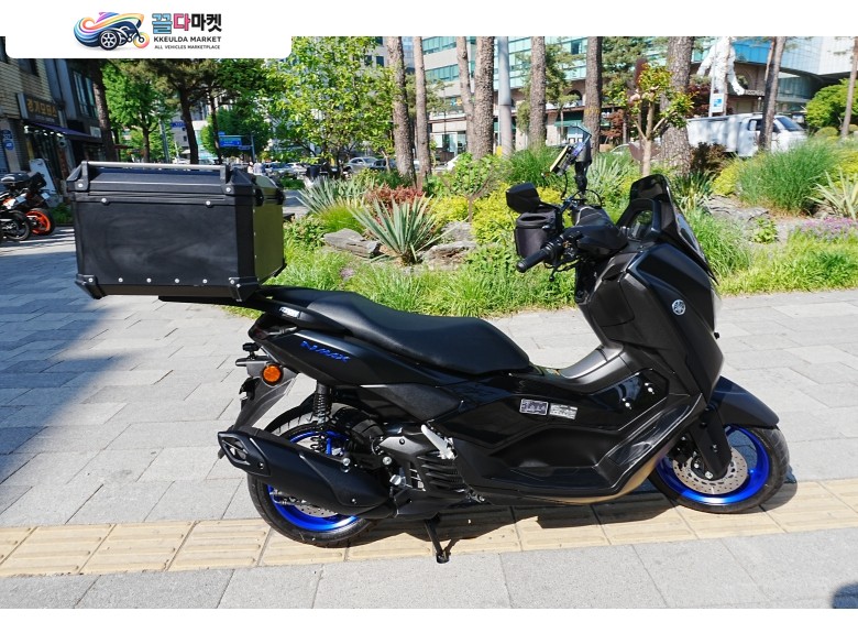 야마하 N 맥스 125 2025년식 NMAX125 (abs) 2025년식 탑박스 세팅 차량 1084km 적은키로수 신차컨디션 유지중