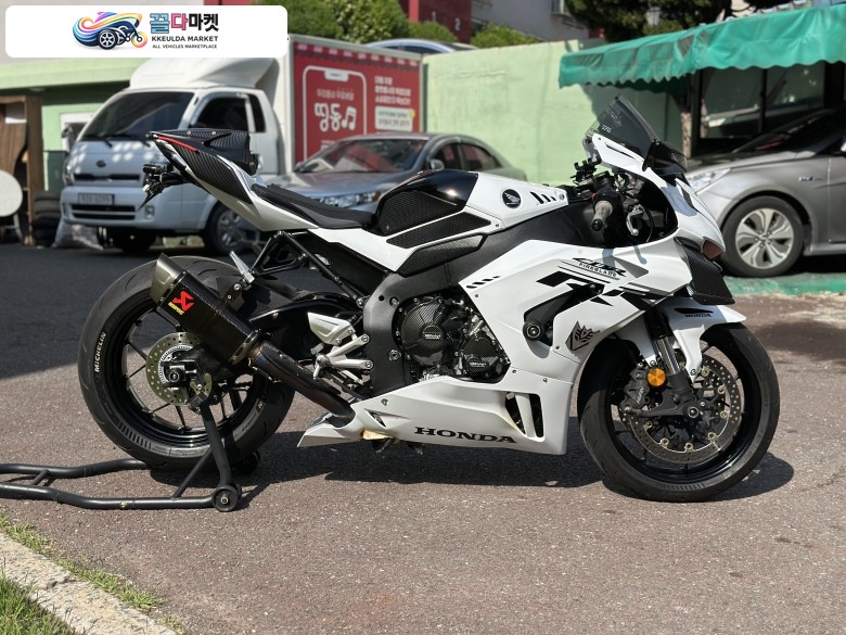 혼다 CBR 1000 RR-R 파이어블레이드 2020년식 부산] 혼다 CBR1000RR-R 판매합니다.