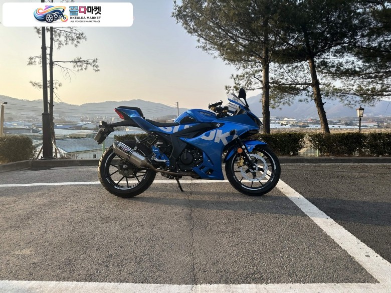스즈끼 GSX R 125 ABS 2023년식 스즈키 gsx r125 2023년식 RCB백스텝 [개인] (대차0)